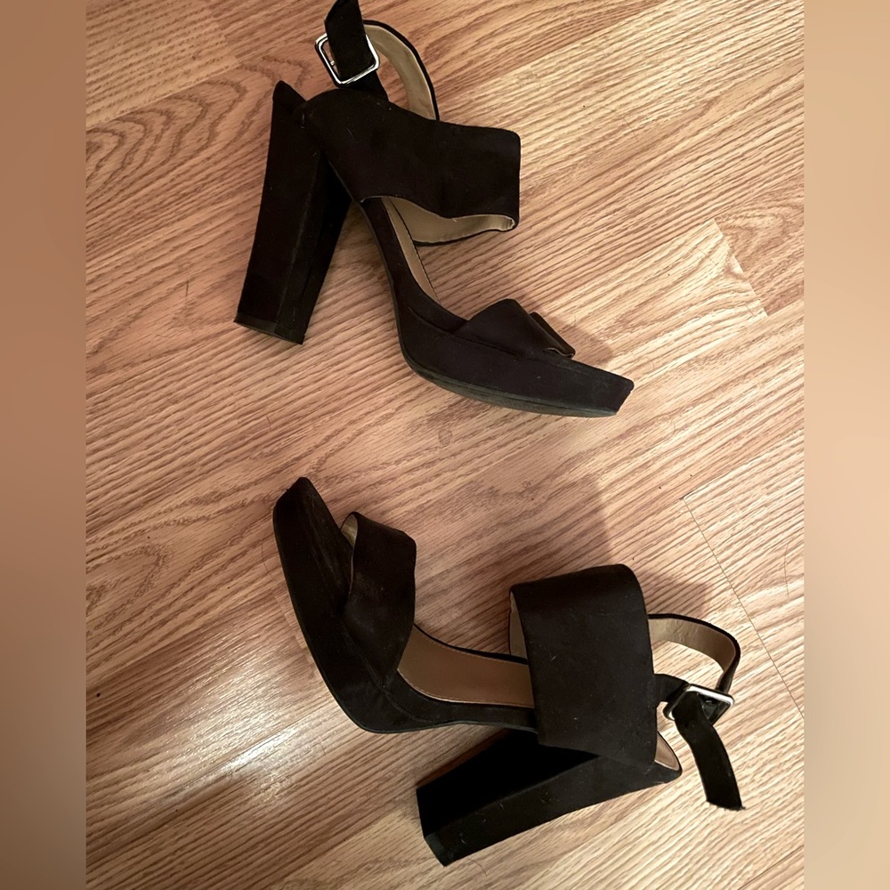 Cute black heels